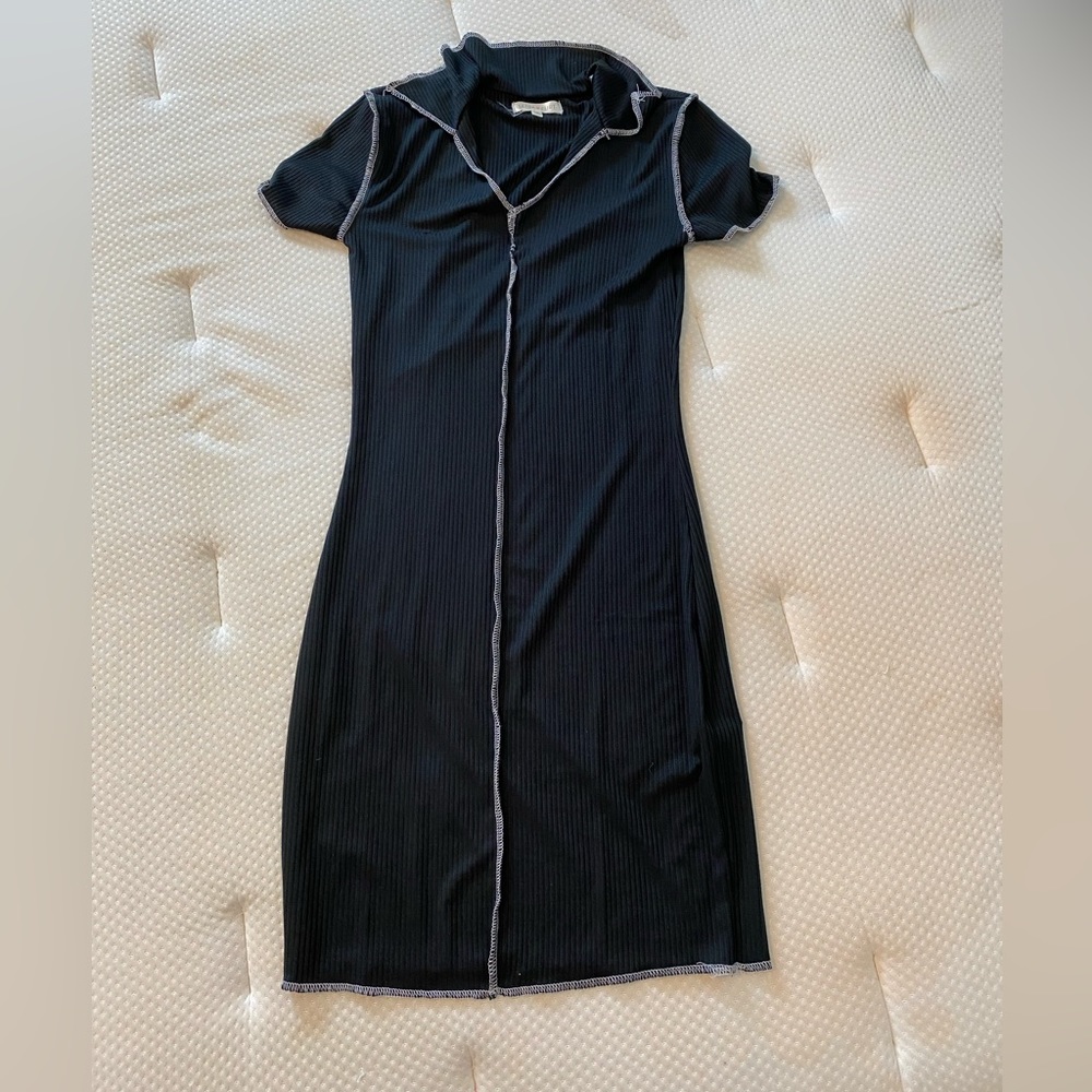 NAVY BLUE FORM-FITTING DRESS